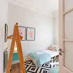 Bright City Center, 10M From Subway, 6 Rooms, Up To 20 Ppl
