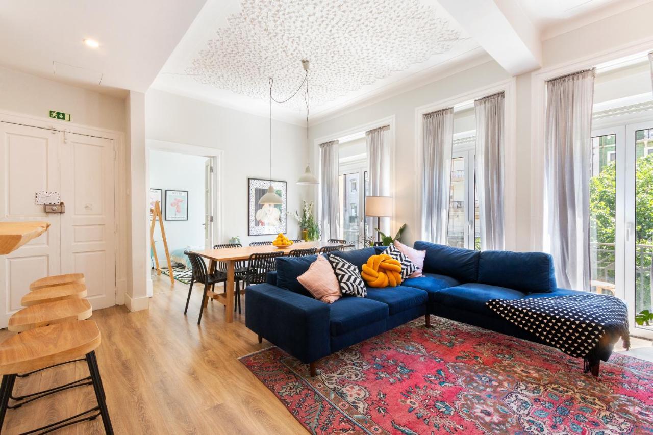 Bright Center, 10m From Subway, 6 Rooms, Up To 20 Ppl Vakantiehuis Lissabon