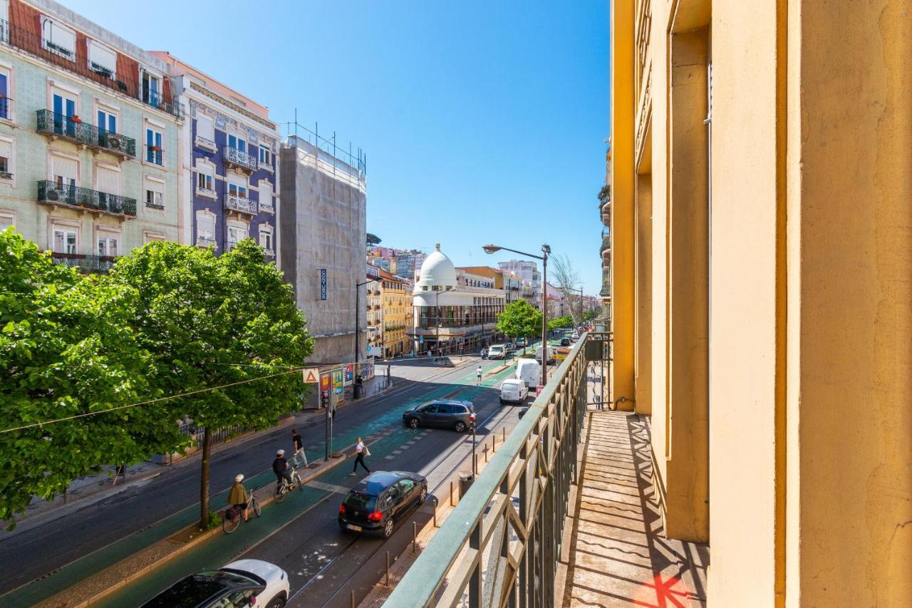 Bright Center, 10m From Subway, 6 Rooms, Up To 20 Ppl Vakantiehuis