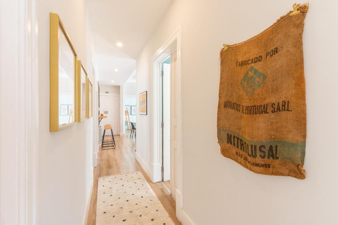 Bright Center, 10m From Subway, 6 Rooms, Up To 20 Ppl Vakantiehuis