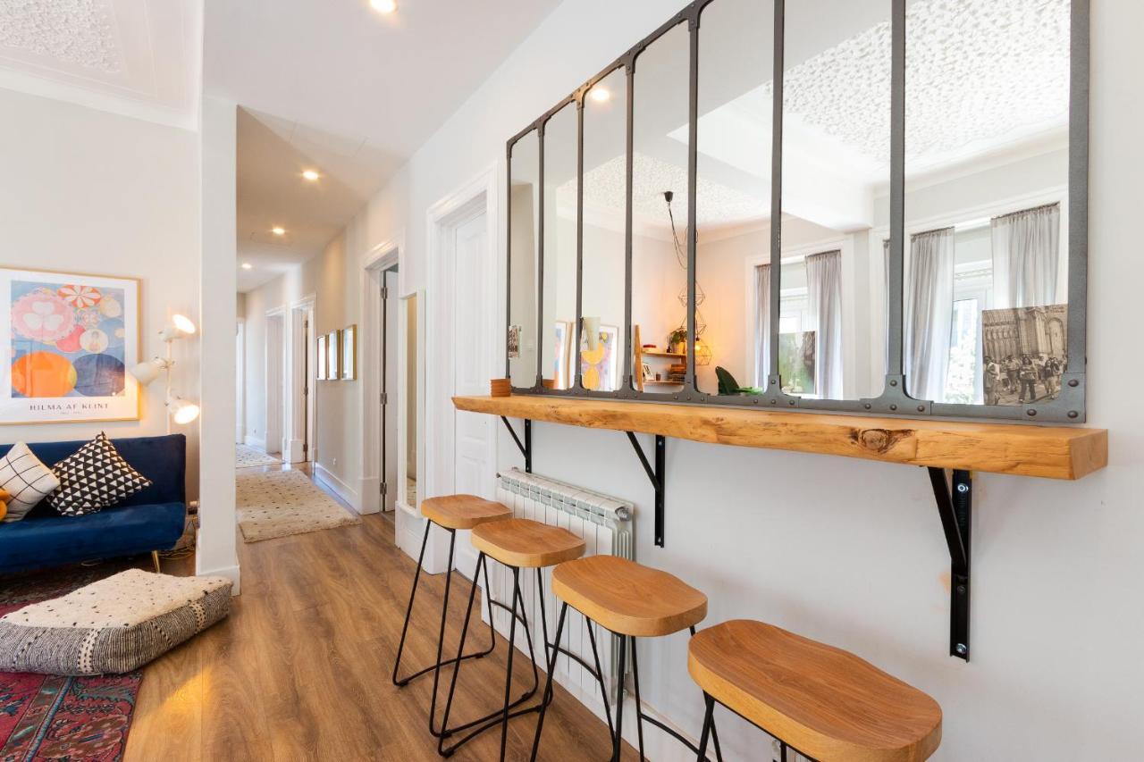 Vakantiehuis Bright Center, 10m From Subway, 6 Rooms, Up To 20 Ppl *